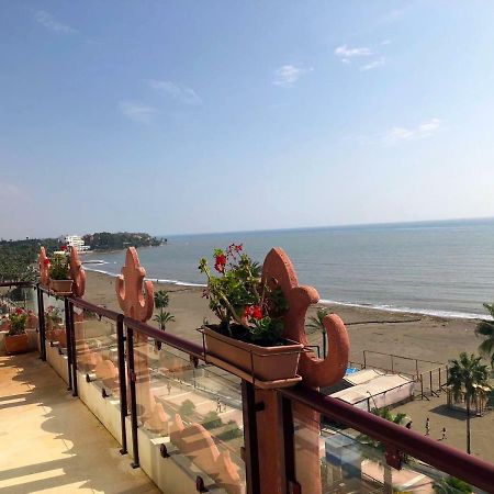 Atico-Duplex Primera Linea De Playa En El Centro De Estepona Luaran gambar