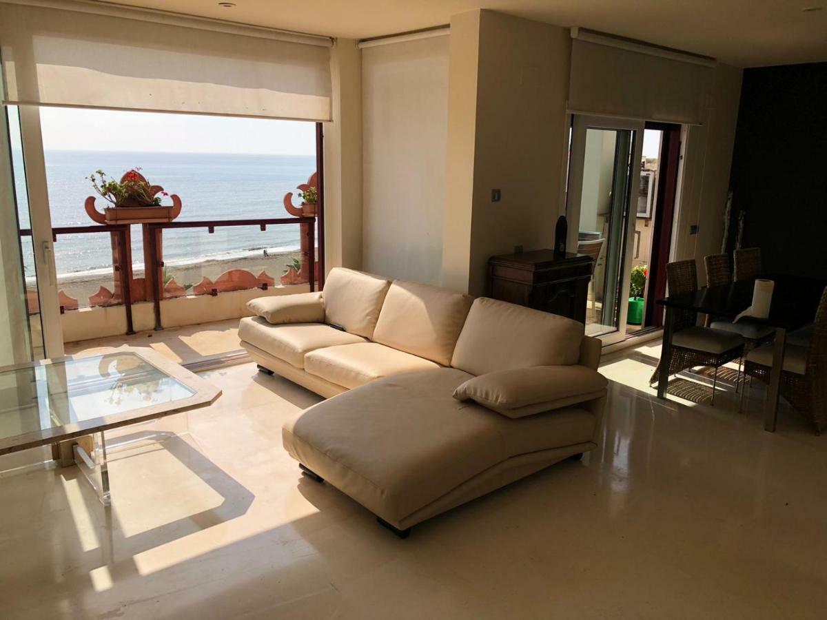 Atico-Duplex Primera Linea De Playa En El Centro De Estepona Luaran gambar