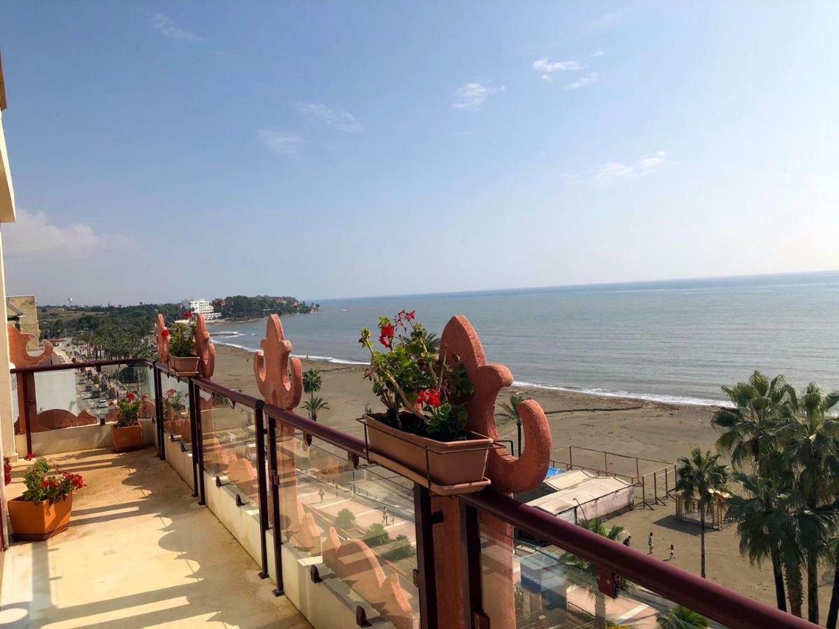 Atico-Duplex Primera Linea De Playa En El Centro De Estepona Luaran gambar
