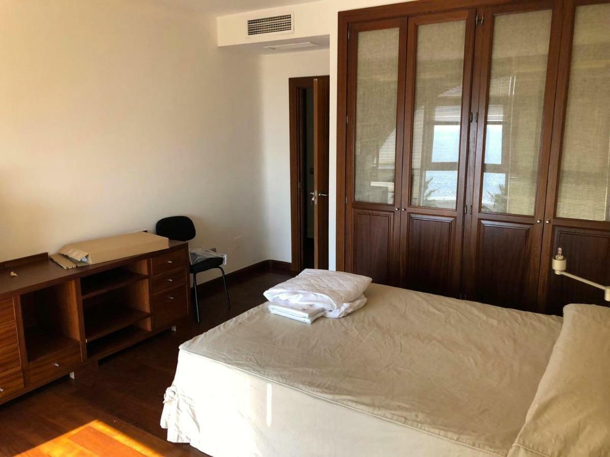 Atico-Duplex Primera Linea De Playa En El Centro De Estepona Luaran gambar