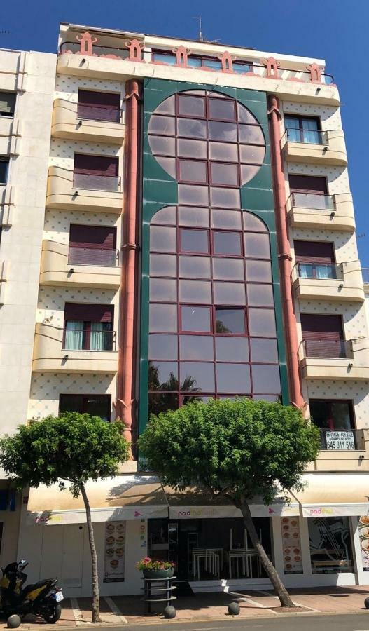 Atico-Duplex Primera Linea De Playa En El Centro De Estepona Luaran gambar